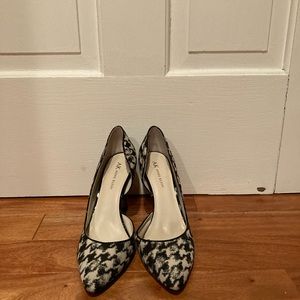 Chair de Poule print pumps.